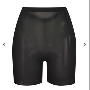 SKIMS Sheer Low Back Short Shapewear in XS